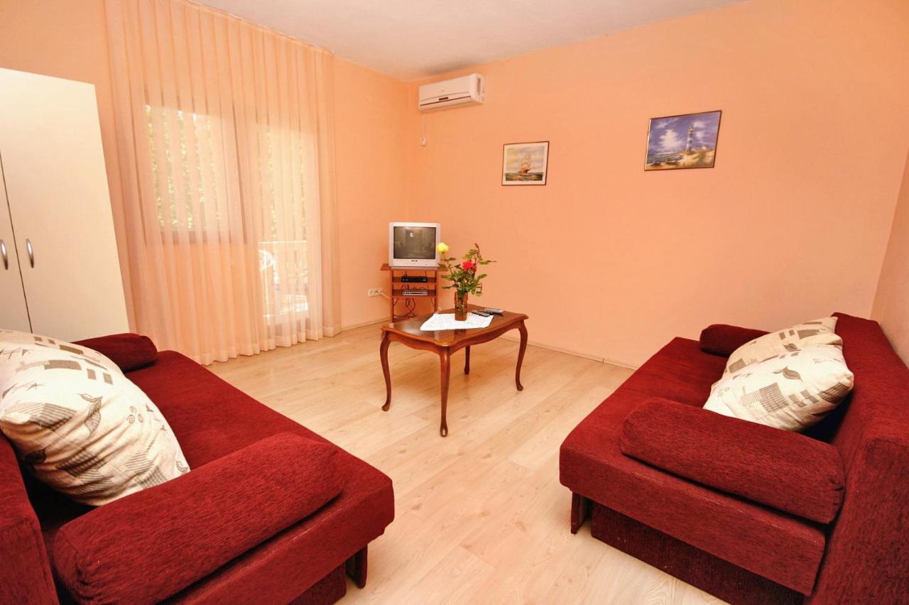 Apartments With A Parking Space Rovanjska, Paklenica - 6209 Exterior foto